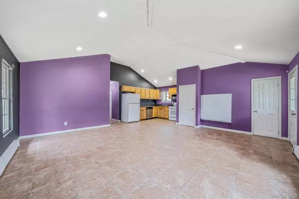 193 Shinnecock AVE, Mastic, NY 11950