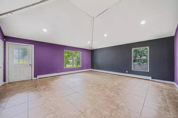 193 Shinnecock AVE, Mastic, NY 11950