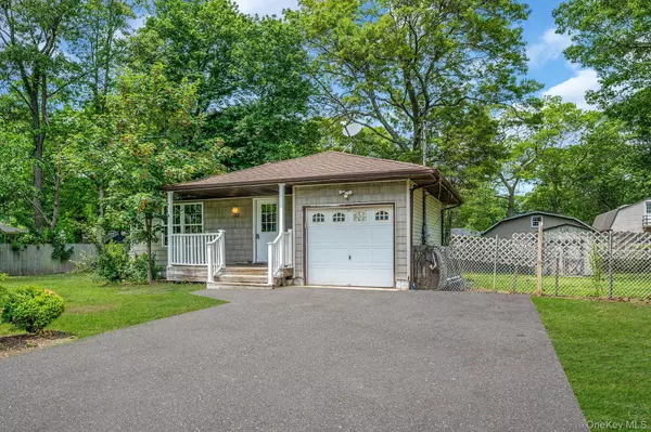 193 Shinnecock AVE, Mastic, NY 11950