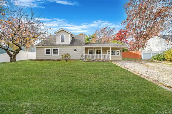56 Matsunaye DR, Medford, NY 11763
