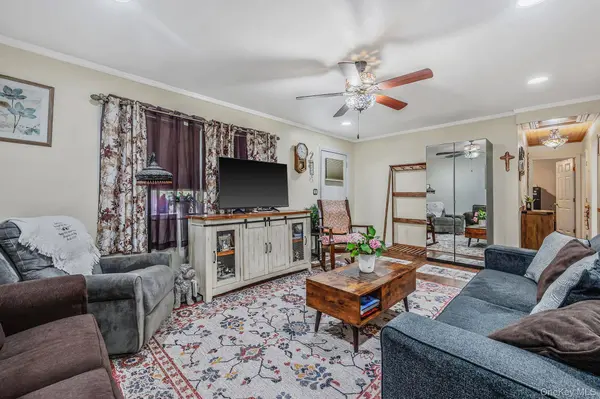 49 Washington AVE, Mastic Beach, NY 11951