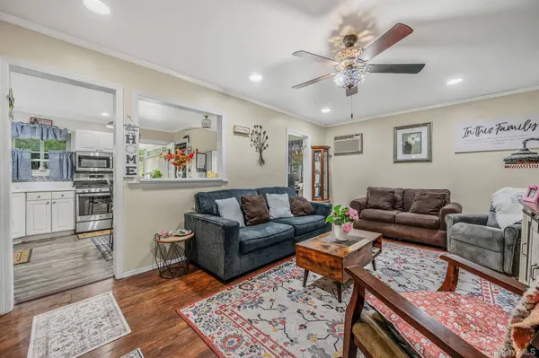 49 Washington AVE, Mastic Beach, NY 11951