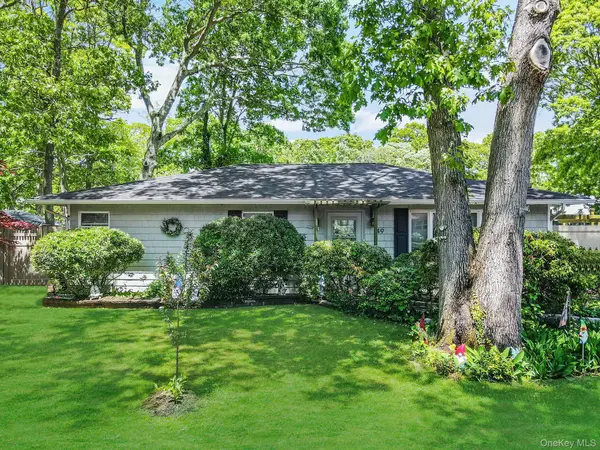 49 Washington AVE, Mastic Beach, NY 11951