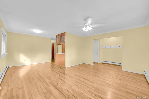 87 Somerset AVE, Mastic, NY 11950