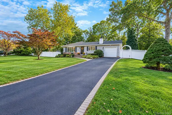 7 Abby DR, East Northport, NY 11731