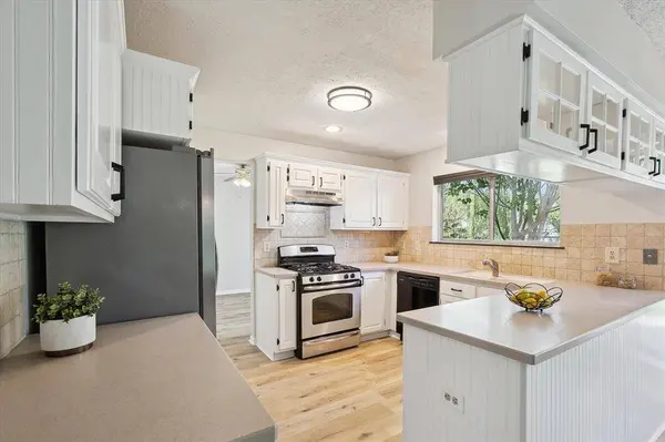 1228 Eaton Lane, Grapevine, TX 76051
