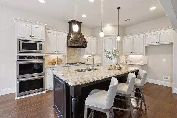 128 Shady Glen Drive, Hickory Creek, TX 75065