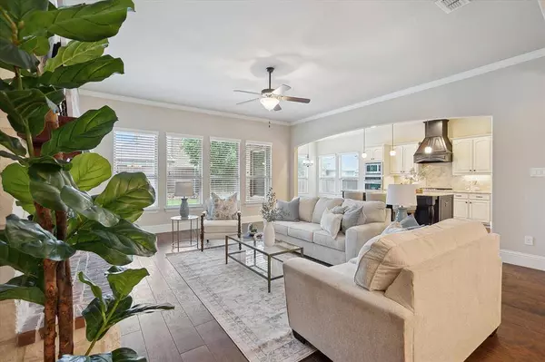 128 Shady Glen Drive, Hickory Creek, TX 75065