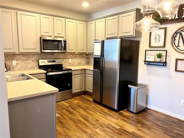 3105 Carlisle Street, Bedford, TX 76021