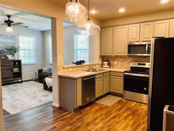 3105 Carlisle Street, Bedford, TX 76021