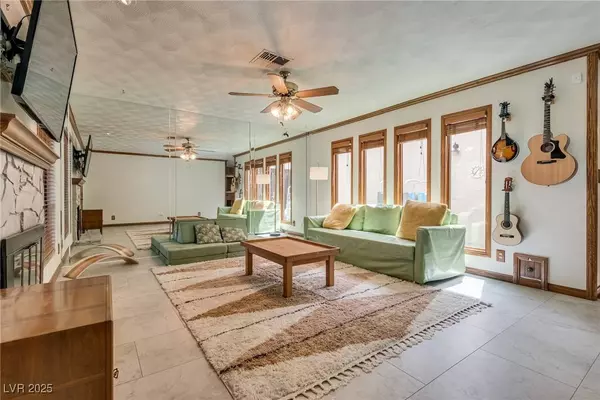 6501 Brushwood LN, Las Vegas, NV 89107