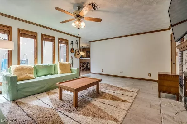 6501 Brushwood LN, Las Vegas, NV 89107