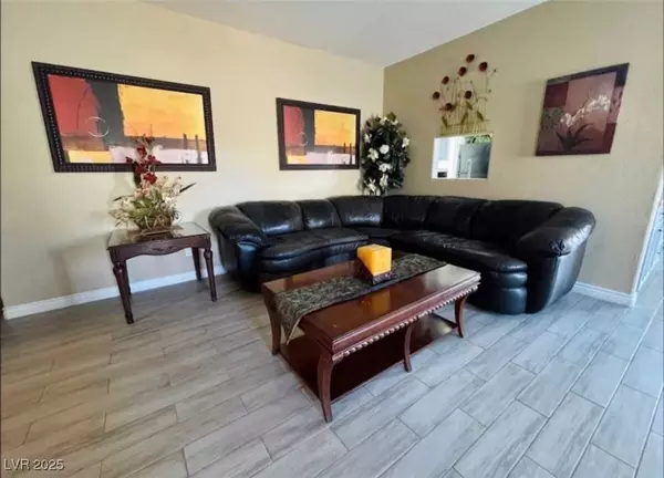 4510 E Cleveland AVE, Las Vegas, NV 89104