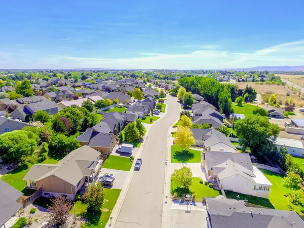  How to Market Your Home to Attract Cash Buyers Quickly | 2025