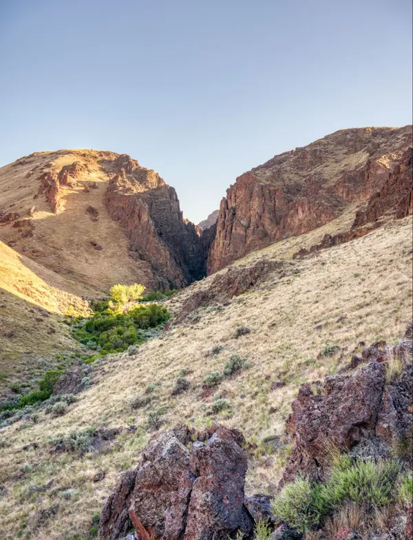 feature image of The Best Hiking Near Boise: Trails for Every Level