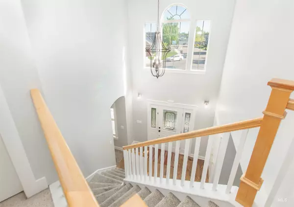 6174 N Queensbury Pl, Boise, ID 83713