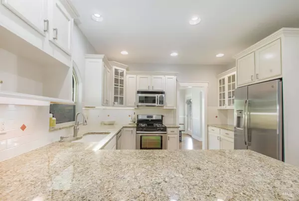 6174 N Queensbury Pl, Boise, ID 83713