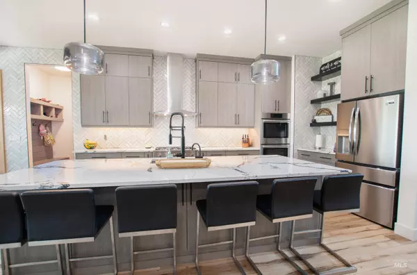 1520 W Kamet Ct, Nampa, ID 83686