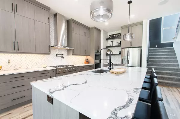 1520 W Kamet Ct, Nampa, ID 83686