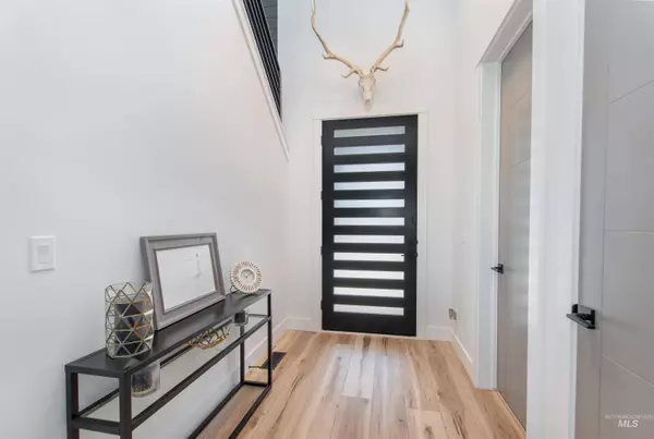 1520 W Kamet Ct, Nampa, ID 83686