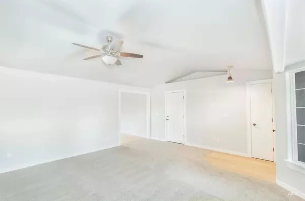 1383 E Drucker St, Meridian, ID 83642