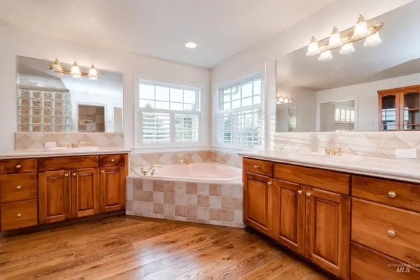 8716 Quail Ridge Dr., Nampa, ID 83686