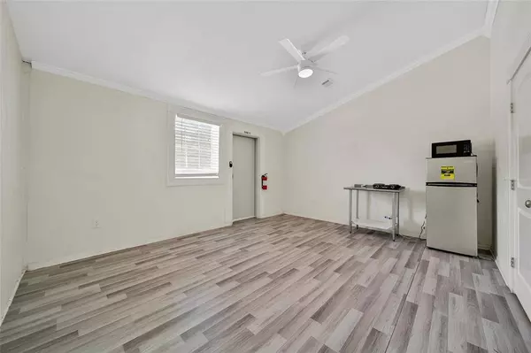 14256 Fm 1485 RD, Conroe, TX 77306