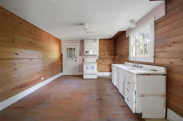 709 Magnolia BLVD, New Caney, TX 77357