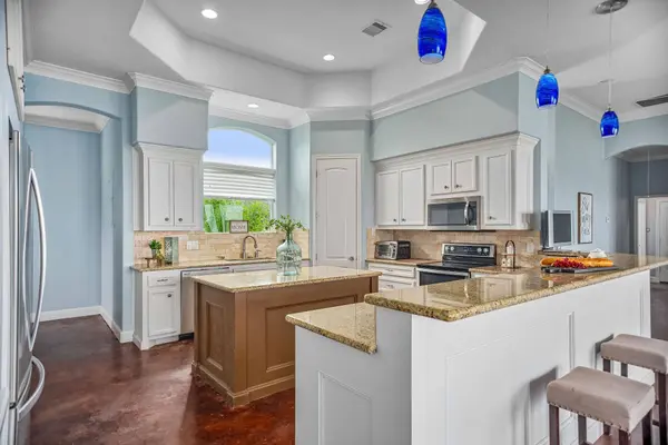 842 County Road 478, Palacios, TX 77465