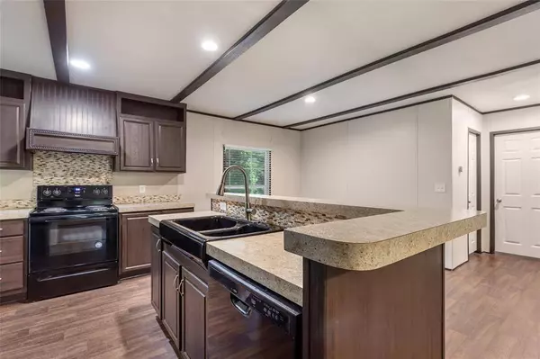 12214 County Road 37495, Cleveland, TX 77327