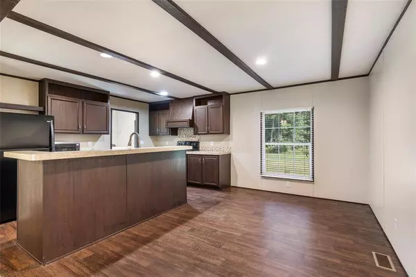 12214 County Road 37495, Cleveland, TX 77327