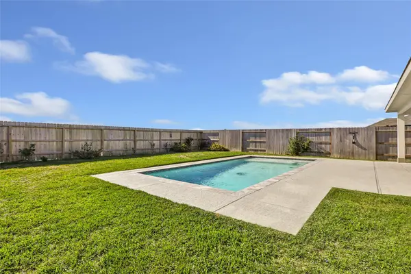 22464 Mountain Pine DR, New Caney, TX 77357