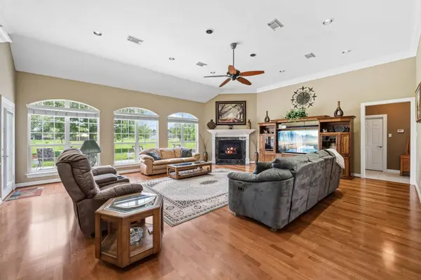 15602 Devin LN, Crosby, TX 77532