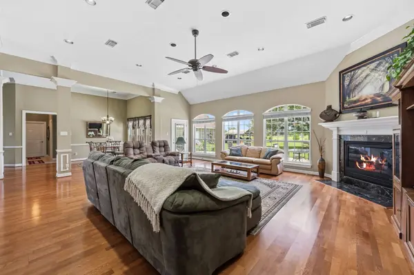 15602 Devin LN, Crosby, TX 77532