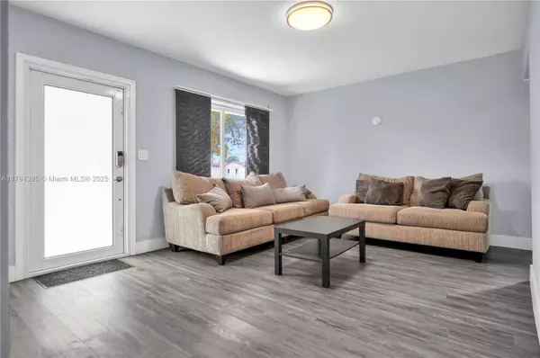 7191 SW 14th St, Miami, FL 33144