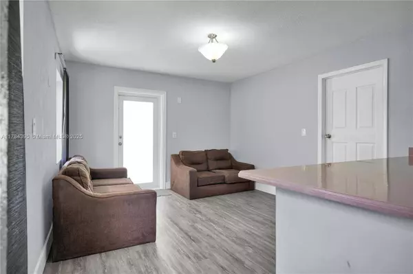 7191 SW 14th St, Miami, FL 33144