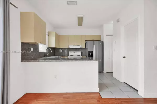 14815 SW 9th Ln, Miami, FL 33194