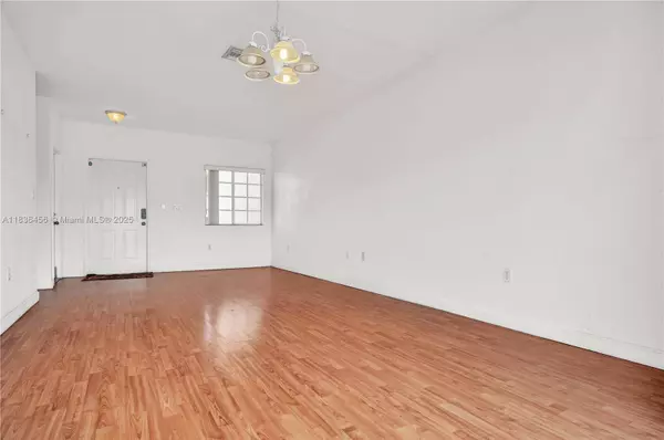 14815 SW 9th Ln, Miami, FL 33194