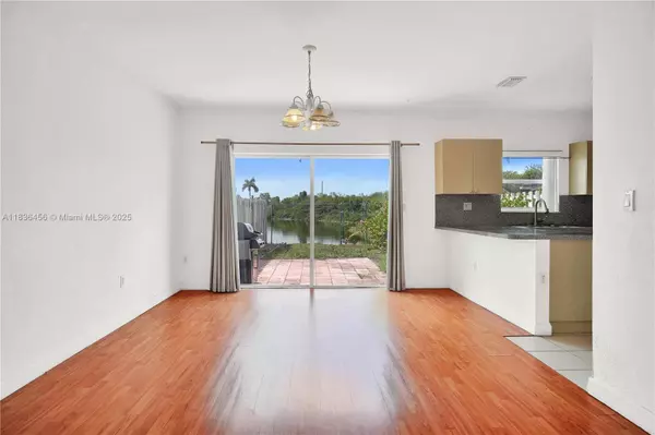 14815 SW 9th Ln, Miami, FL 33194