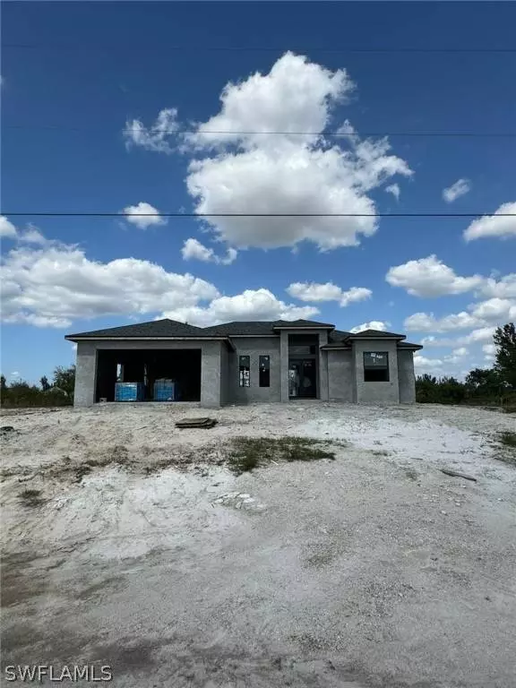 122 NW 18th PL, Cape Coral, FL 33993