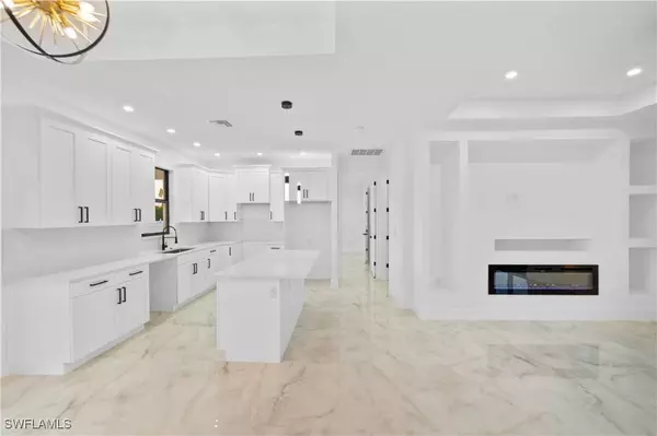 2424 NE 24 AVE, Cape Coral, FL 33909