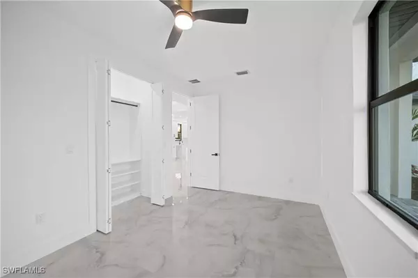 2424 NE 24 AVE, Cape Coral, FL 33909