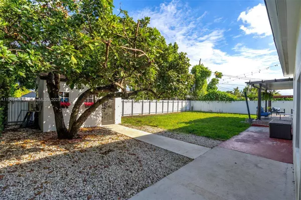 1815 SW 85th Ct, Miami, FL 33155