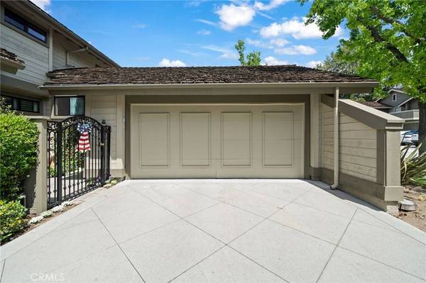 49 Pinewood #25, Irvine, CA 92604