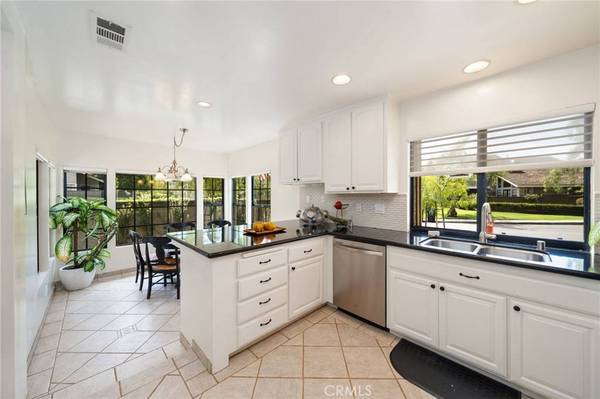 49 Pinewood #25, Irvine, CA 92604