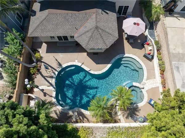 25572 Orchard Rim Ln, Lake Forest, CA 92630