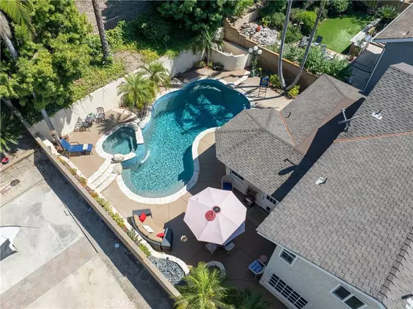 25572 Orchard Rim Ln, Lake Forest, CA 92630