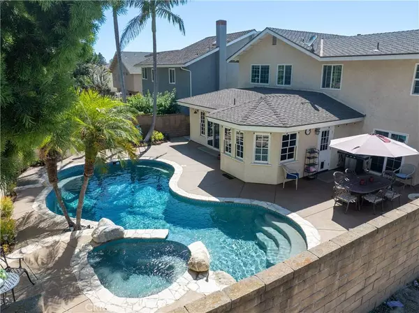 25572 Orchard Rim Ln, Lake Forest, CA 92630