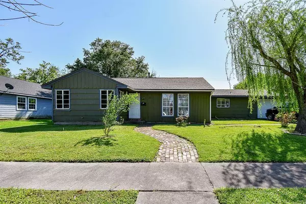 1905 Tennessee ST, Baytown, TX 77520