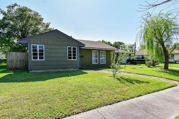 1905 Tennessee ST, Baytown, TX 77520